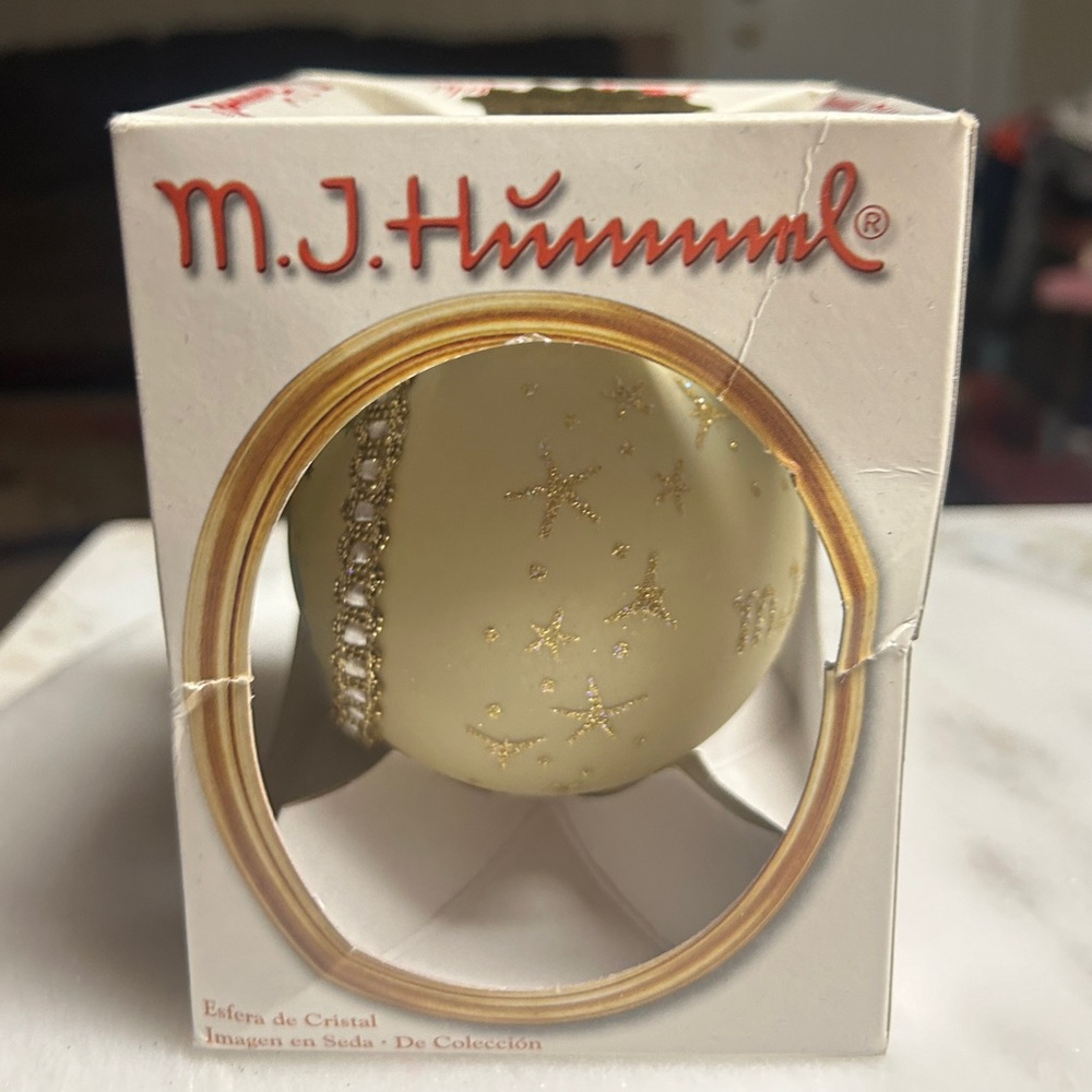 Schmid Berta Hummel • White & Gold Glass Christmas Ornament W/ Angel Design - Picture 6 of 14